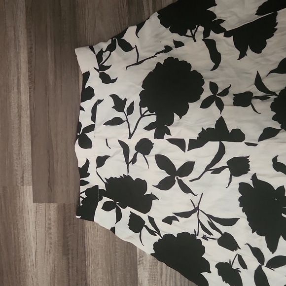 H&M Floral Flounce Skirt Women's Size 4 - Picture 4 of 6